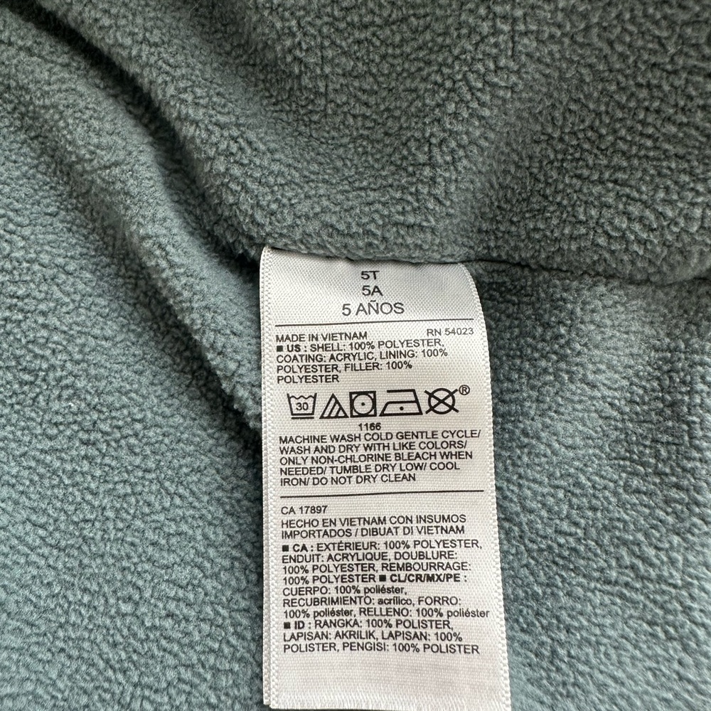 Old Navy water resistant puffer vest for boys gray
Size 5T - Picture 4 of 4